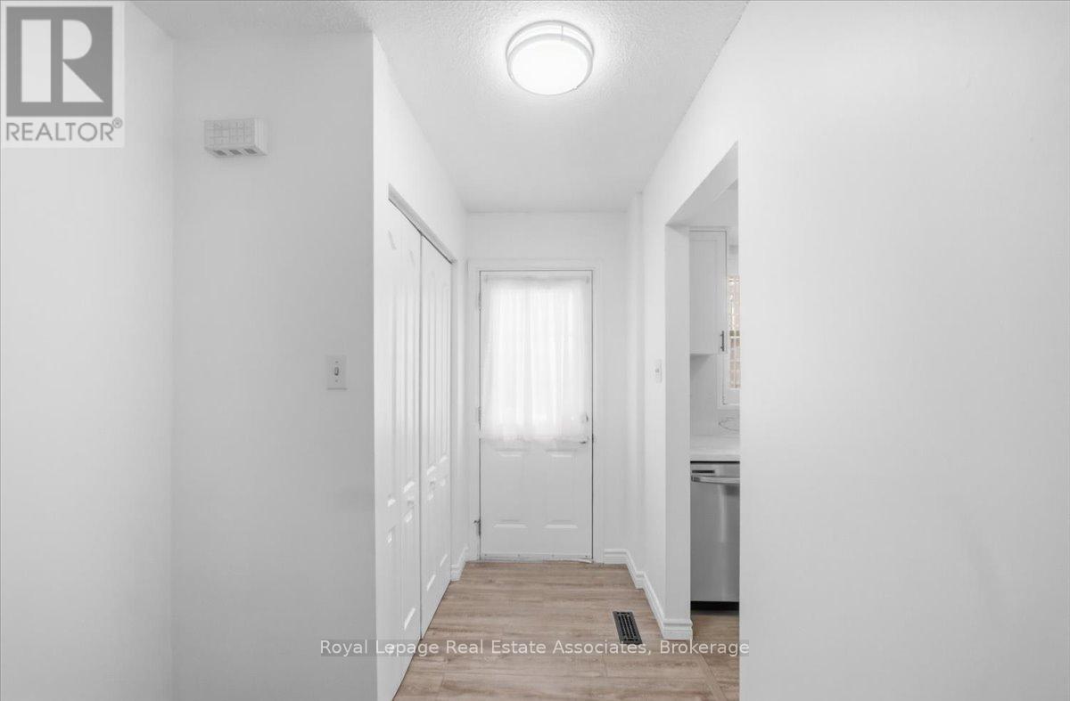 Row / Townhouse for Sale in 85 - 6699 FALCONER DRIVE|Mississauga (Streetsville), Ontario L5N2E3 4