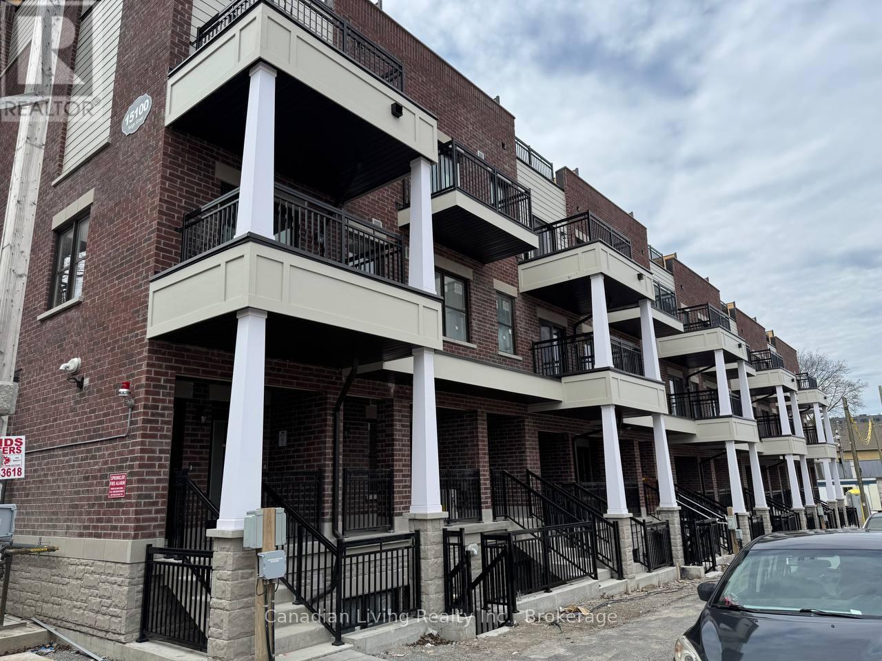 224 - 15100 YONGE STREET W, Aurora (Aurora Village), Ontario L4G1M2