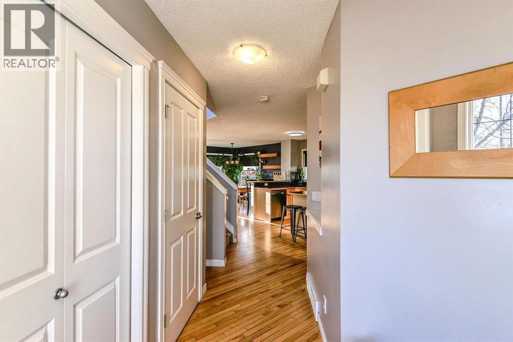 House for Sale in 88 Evansford Road NW|Calgary, Alberta T3P1G8 2