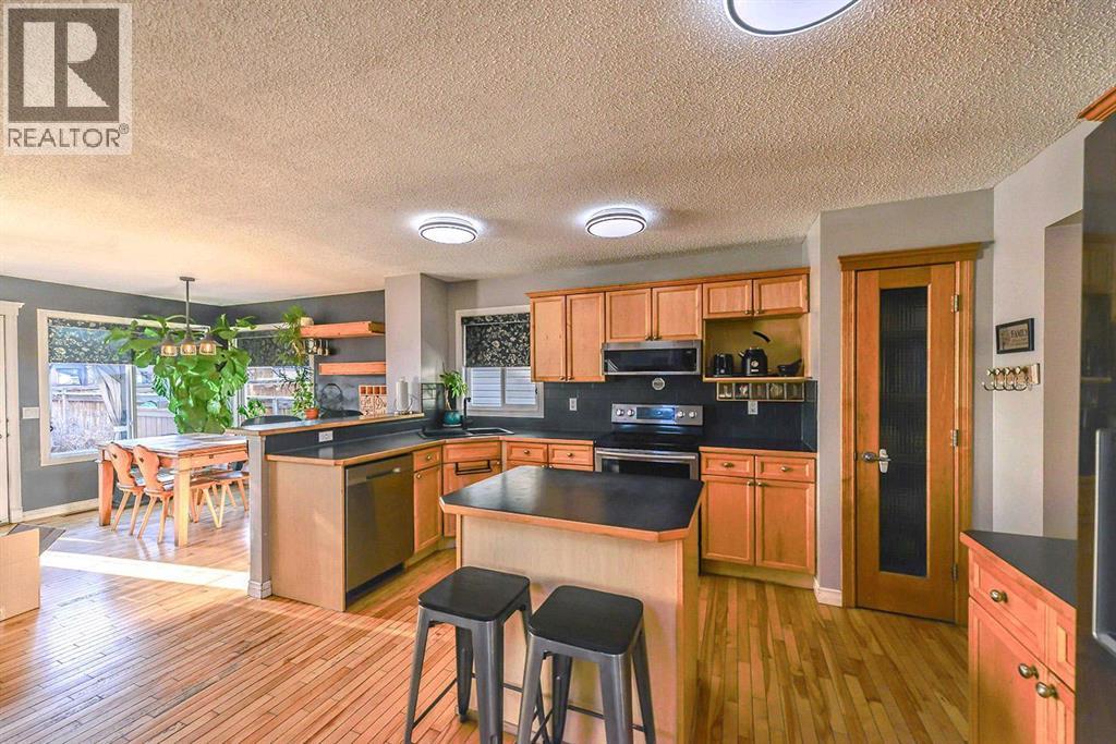 House for Sale in 88 Evansford Road NW|Calgary, Alberta T3P1G8 5