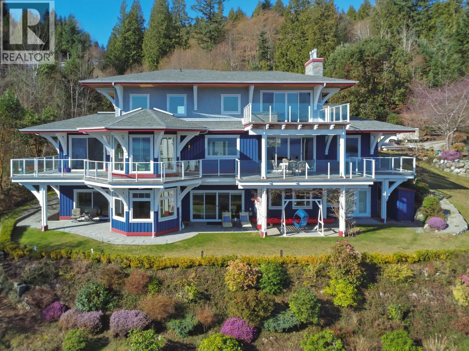 For sale: 1128 TWIN ISLE DRIVE, Gibsons, British Columbia V0N1V1