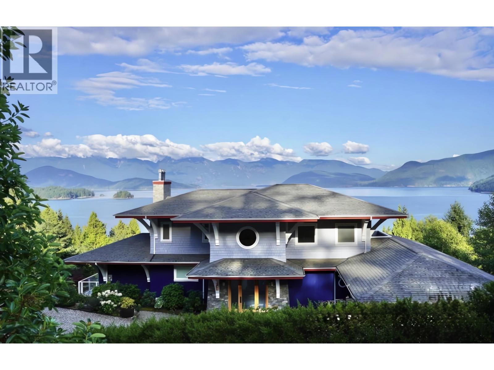 For sale: 1128 TWIN ISLE DRIVE, Gibsons, British Columbia V0N1V1