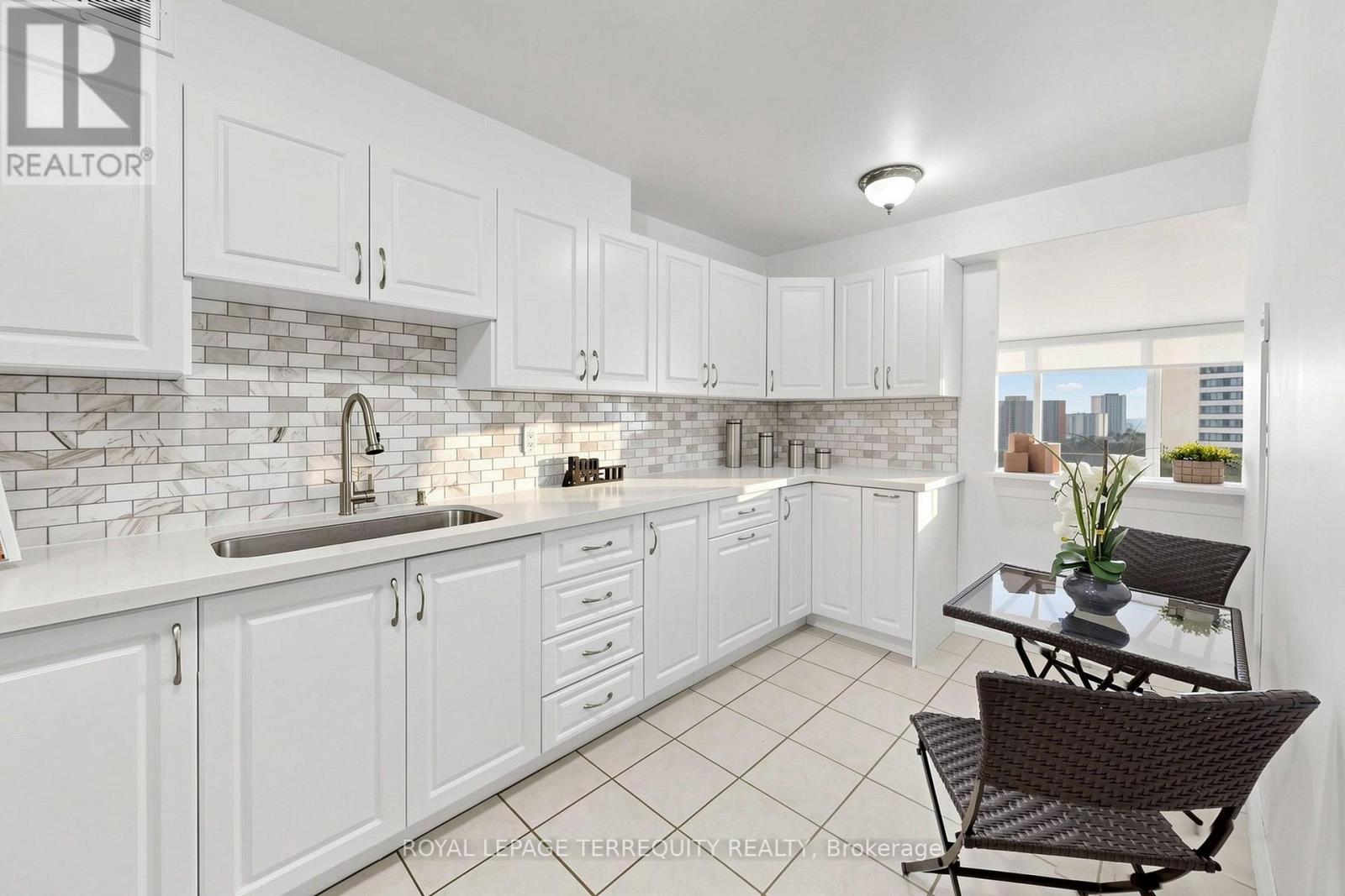 For sale: 1410 - 455 SENTINEL ROAD, Toronto (York University Heights ...