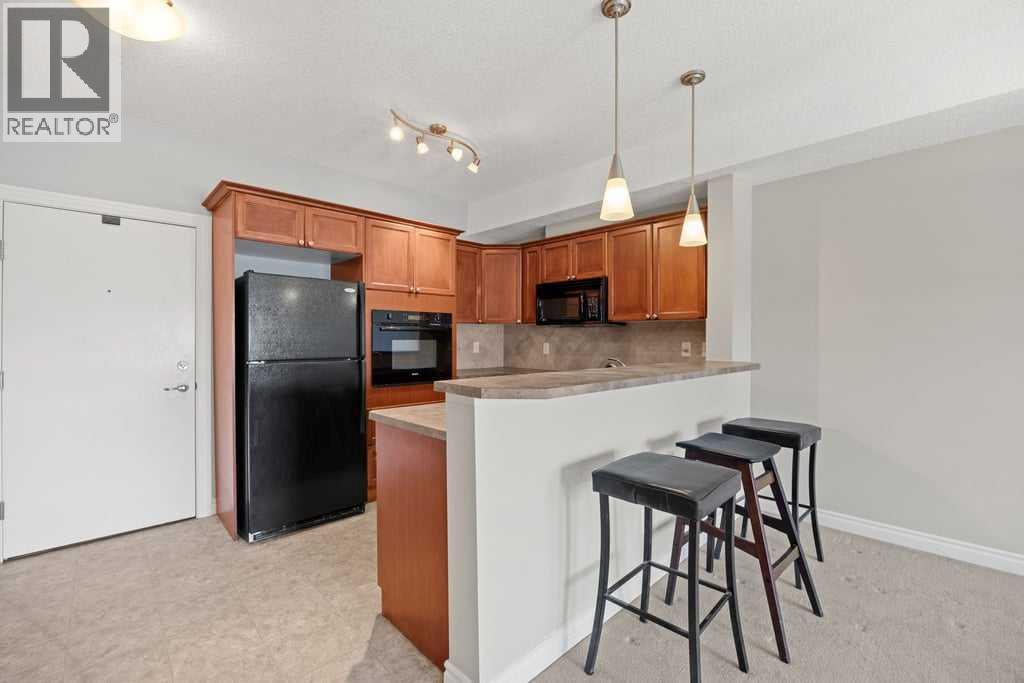 Apartment for Sale in 122, 60 Royal Oak Plaza NW|Calgary, Alberta T3K5Z1 5