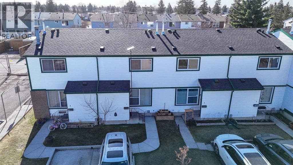 Row / Townhouse for Sale in 6, 100 Pennsylvania Road SE|Calgary, Alberta T2A4Y8