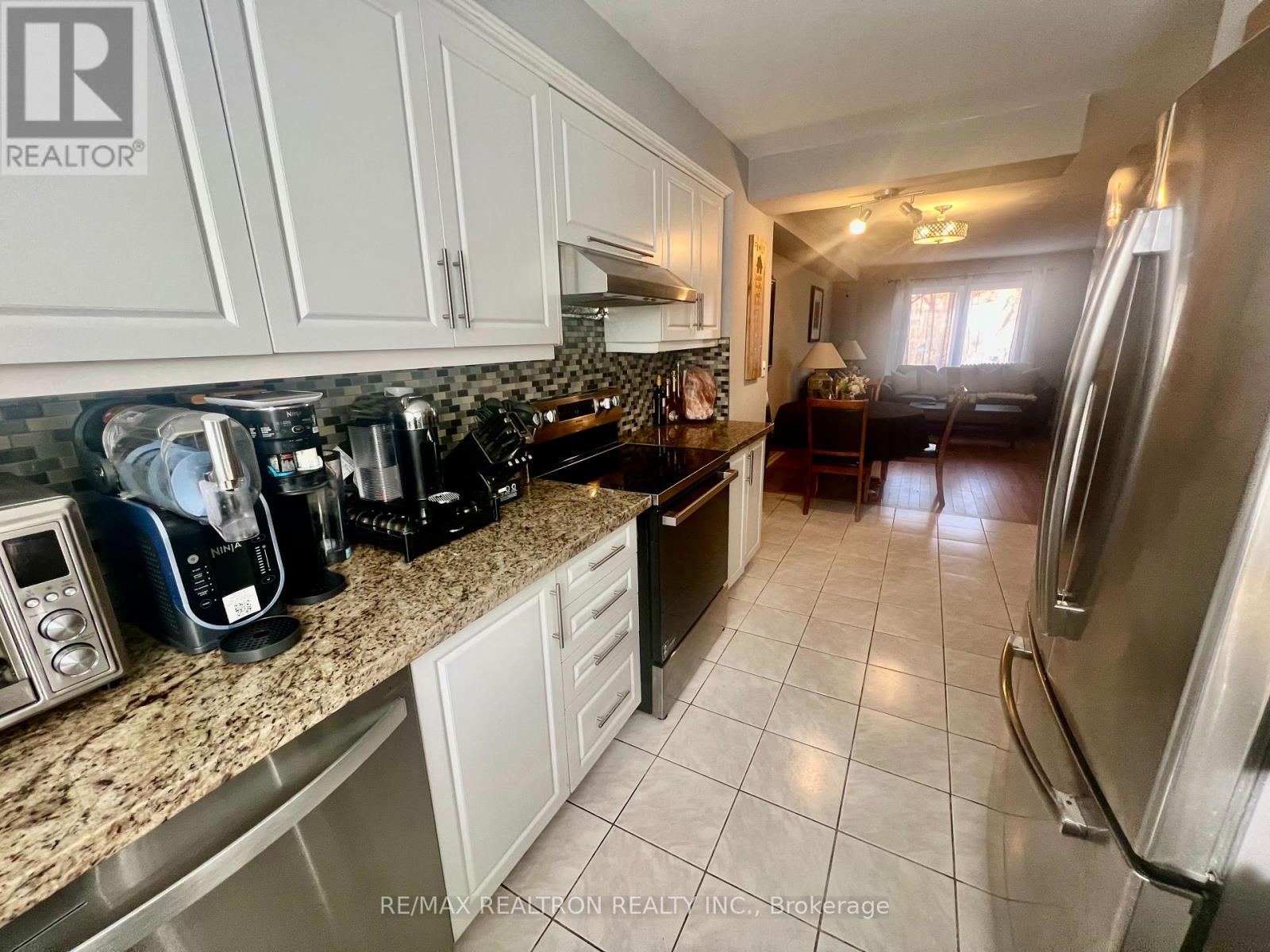 Row / Townhouse for Sale in 36B - 5865 DALEBROOK CRESCENT|Mississauga (Central Erin Mills), Ontario L5M5X1 3