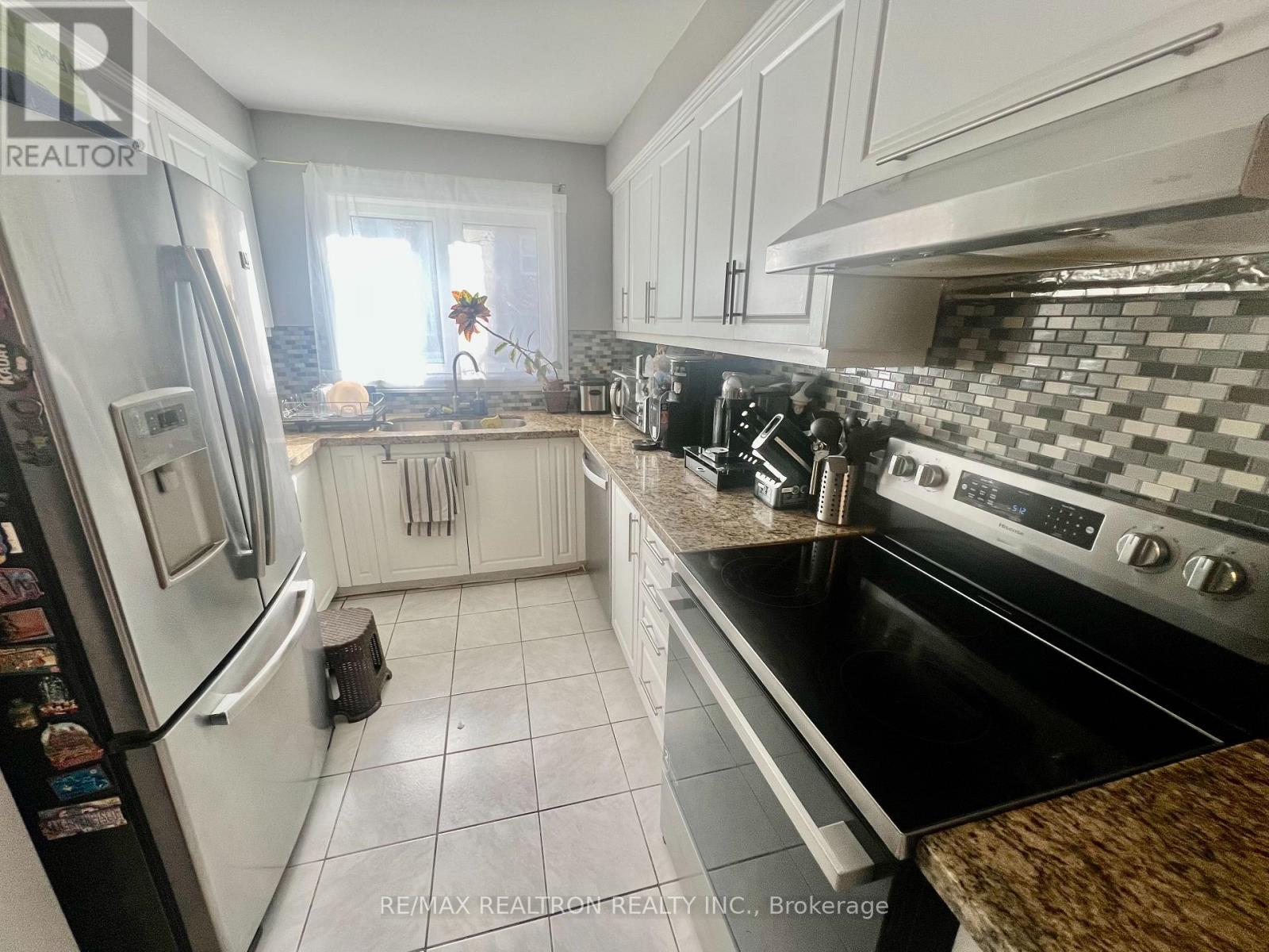 Row / Townhouse for Sale in 36B - 5865 DALEBROOK CRESCENT|Mississauga (Central Erin Mills), Ontario L5M5X1 4