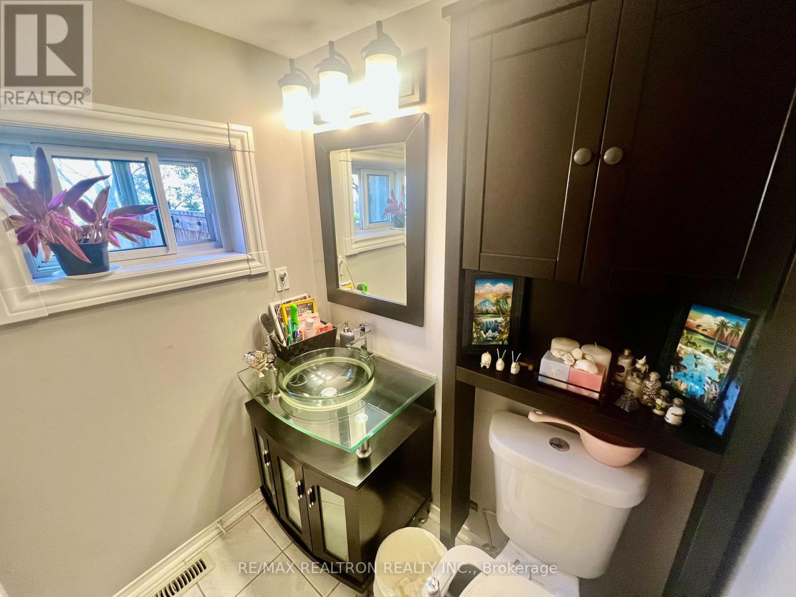 Row / Townhouse for Sale in 36B - 5865 DALEBROOK CRESCENT|Mississauga (Central Erin Mills), Ontario L5M5X1 5
