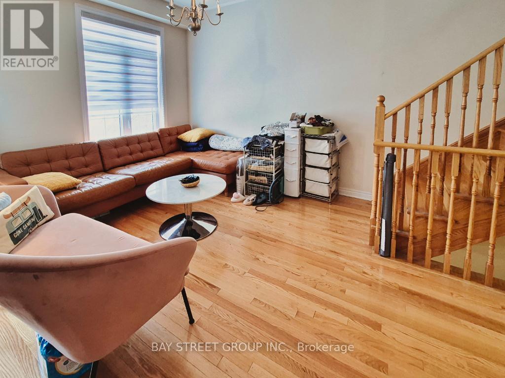 Row / Townhouse for Sale in 3038 GEORGE SAVAGE AVENUE|Oakville (GO Glenorchy), Ontario L6M0Z1 5