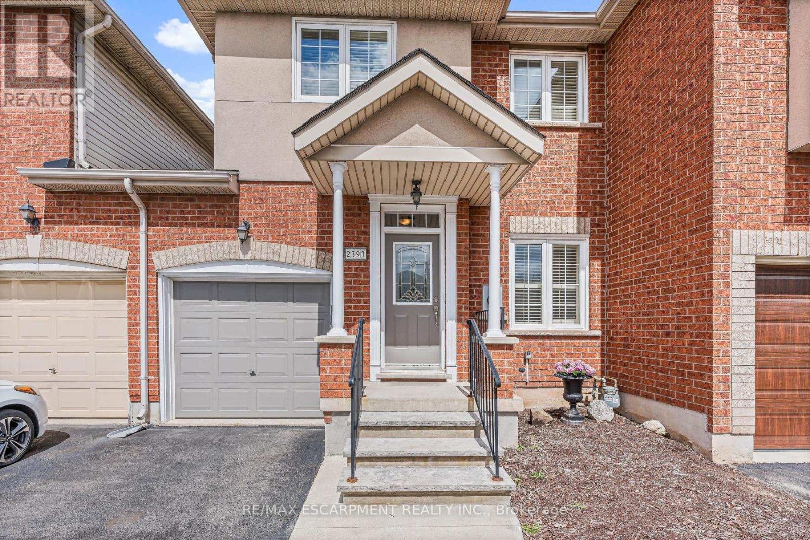 Row / Townhouse for Sale in 2393 DALEBROOK DRIVE|Oakville (WC Wedgewood Creek), Ontario L6H6K4 4