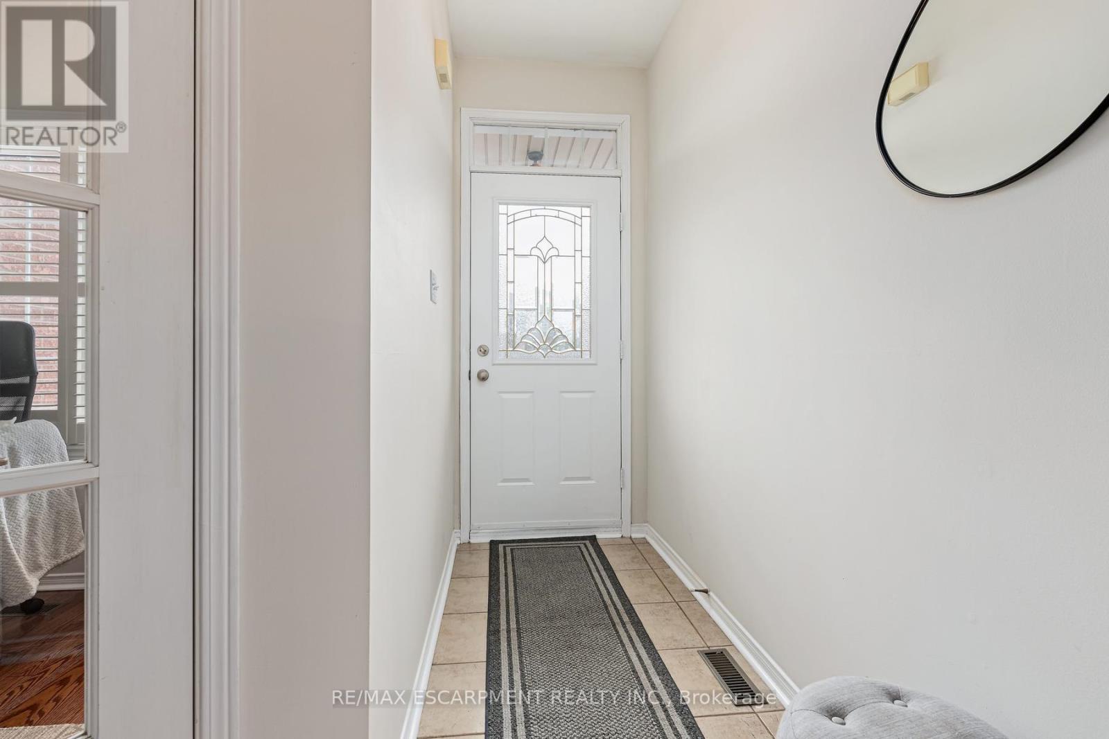 Row / Townhouse for Sale in 2393 DALEBROOK DRIVE|Oakville (WC Wedgewood Creek), Ontario L6H6K4 5
