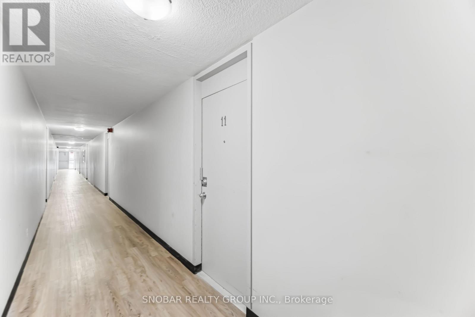 Row / Townhouse for Sale in 11 - 3308 THE CREDIT WOODLANDS|Mississauga (Erindale), Ontario L5C2J8 2