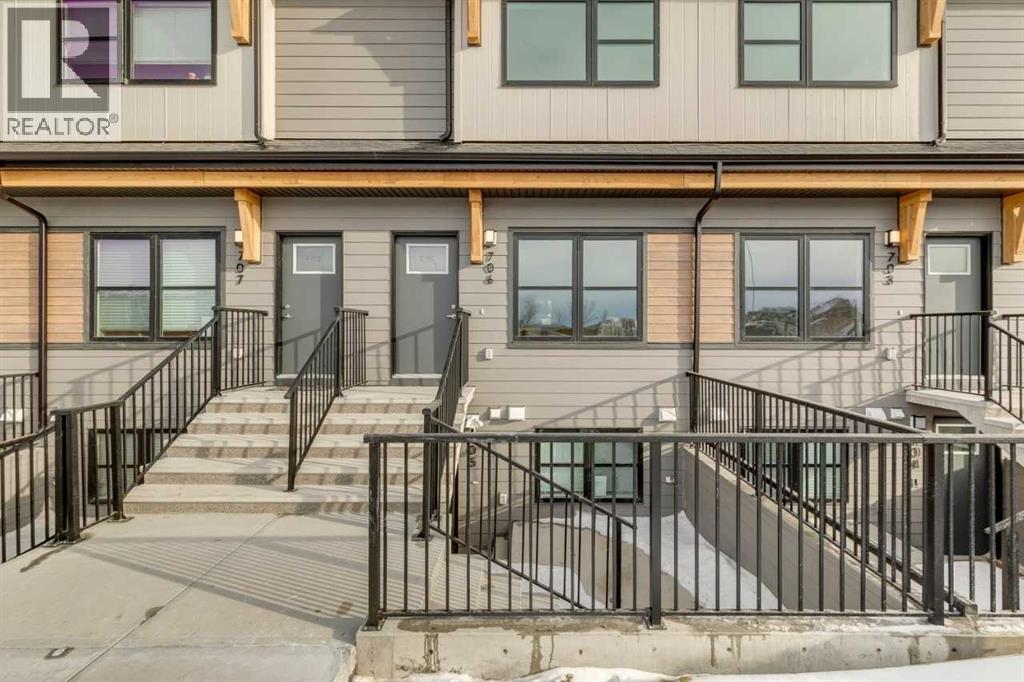 Row / Townhouse for Sale in 1108, 135 Mahogany Parade SE|Calgary, Alberta T3M4K2