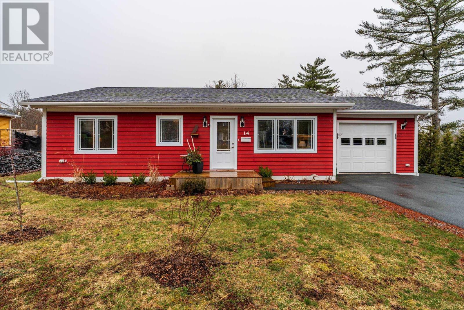 For sale: 14 Hillside Drive, Bridgewater, Nova Scotia B4V3C7