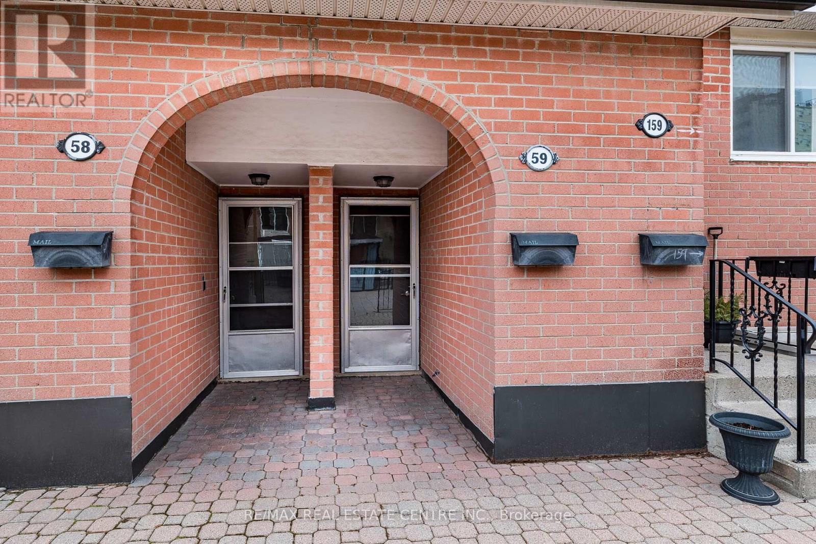 Row / Townhouse for Sale in 59 - 2170 BROMSGROVE ROAD|Mississauga (Clarkson), Ontario L5J4J2 2