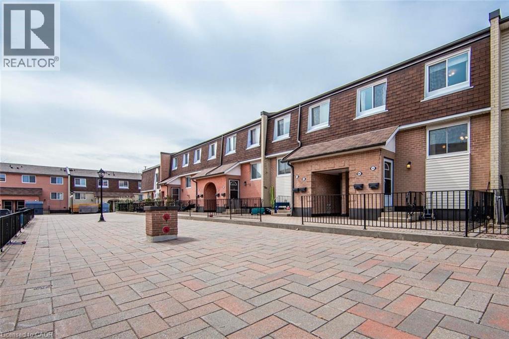 Row / Townhouse for Sale in 2170 BROMSGROVE Road Unit# 186|Mississauga, Ontario L5J4J2