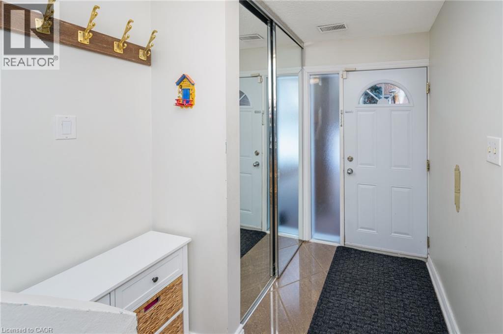 Row / Townhouse for Sale in 1051 CEDARGLEN Gate Unit# 11|Mississauga, Ontario L5C3A7 5