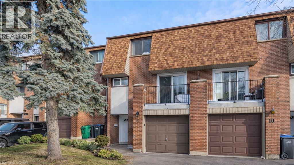 Row / Townhouse for Sale in 1051 CEDARGLEN Gate Unit# 11|Mississauga, Ontario L5C3A7 2
