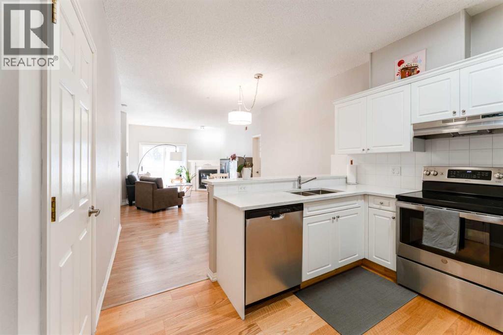 Apartment for Sale in 215, 777 3 Avenue SW|Calgary, Alberta T2P0G8 4