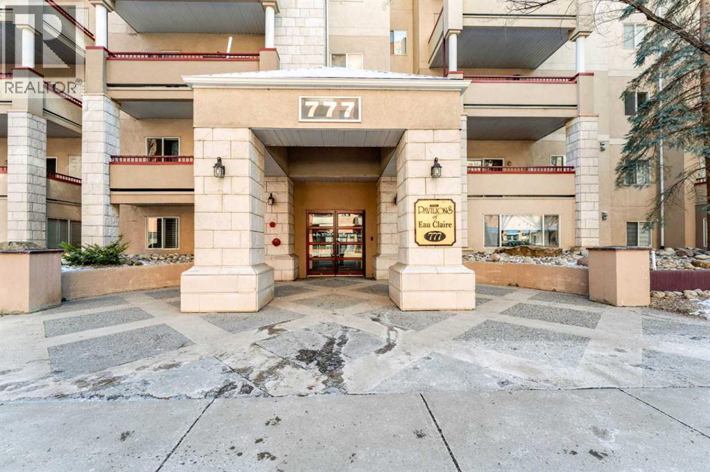 Apartment for Sale in 215, 777 3 Avenue SW|Calgary, Alberta T2P0G8 2