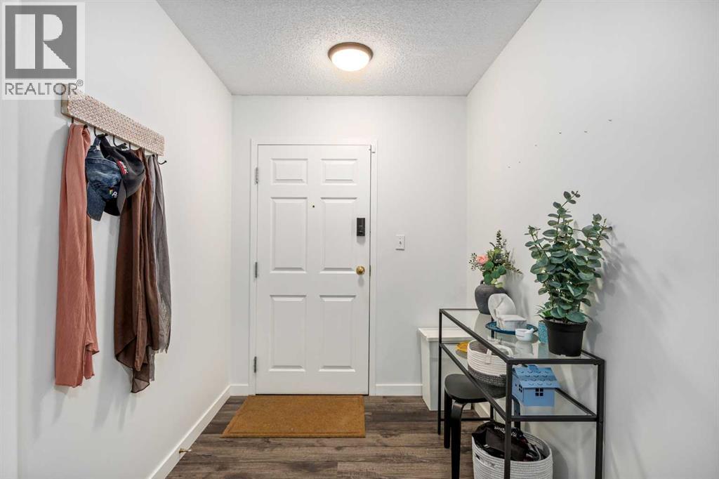 Apartment for Sale in 103, 777 3 Avenue SW|Calgary, Alberta T2P0G8 5