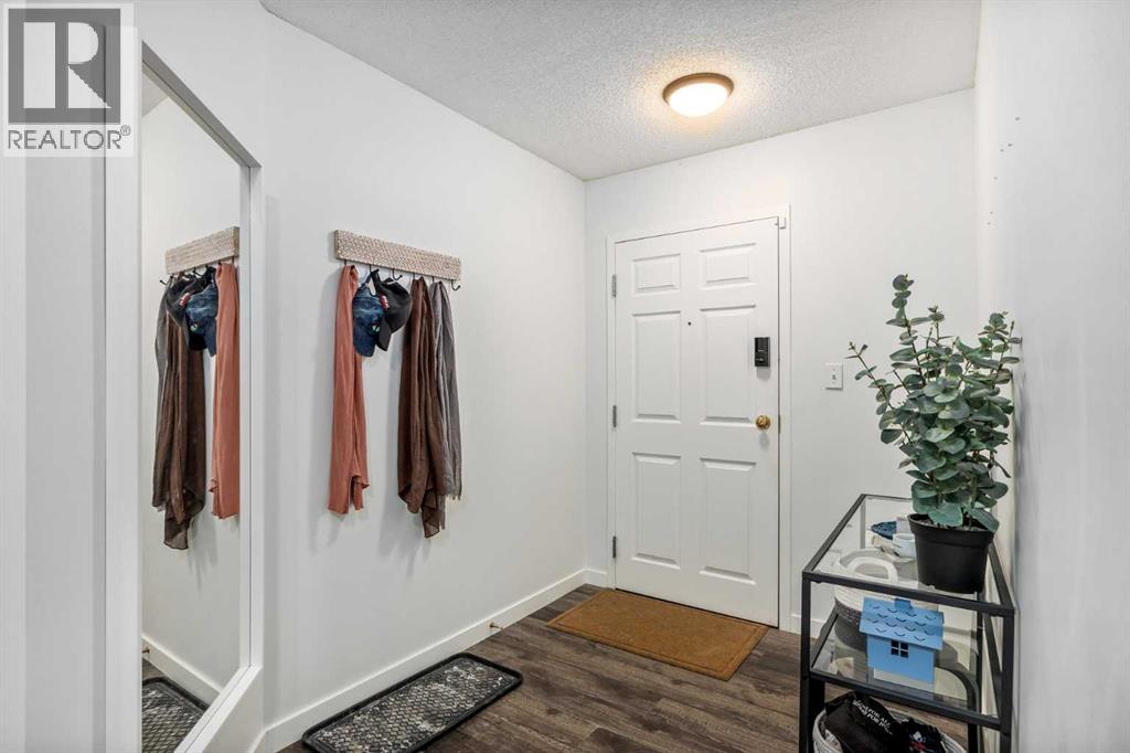 Apartment for Sale in 103, 777 3 Avenue SW|Calgary, Alberta T2P0G8 4