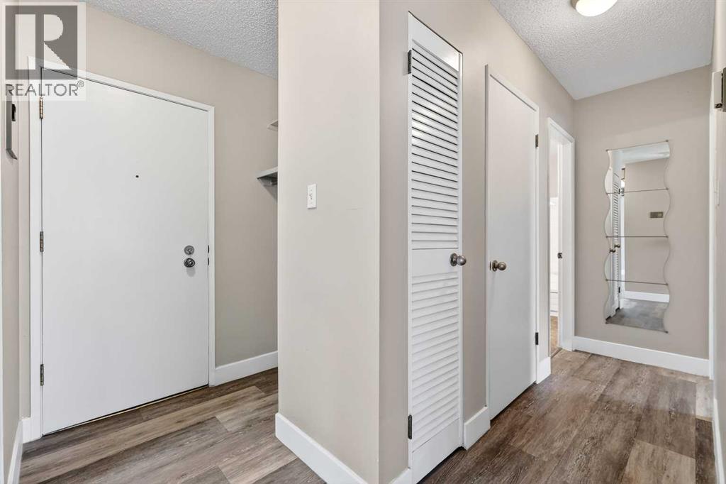 Apartment for Sale in 402, 635 56 Avenue SW|Calgary, Alberta T2V0G9 2