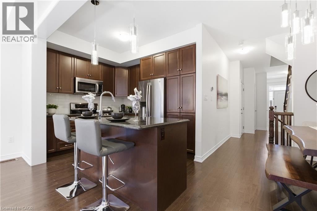 Row / Townhouse for Sale in 383 WHEAT BOOM Drive|Oakville, Ontario L6H0R3 5