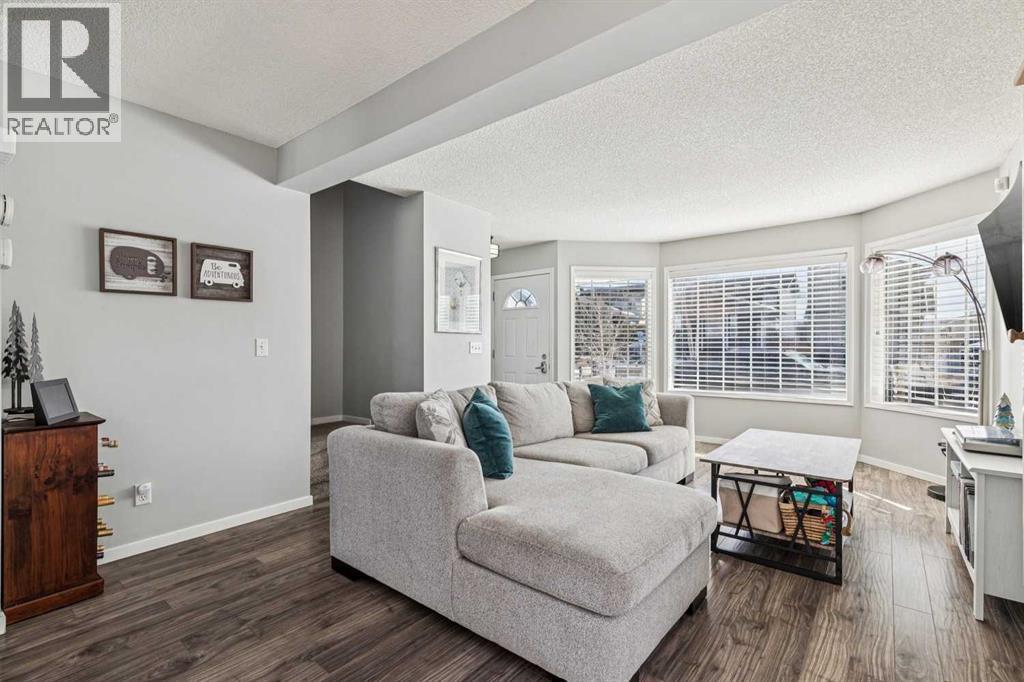 House for Sale in 27 Rivercrest Way SE|Calgary, Alberta T2C4J8 2