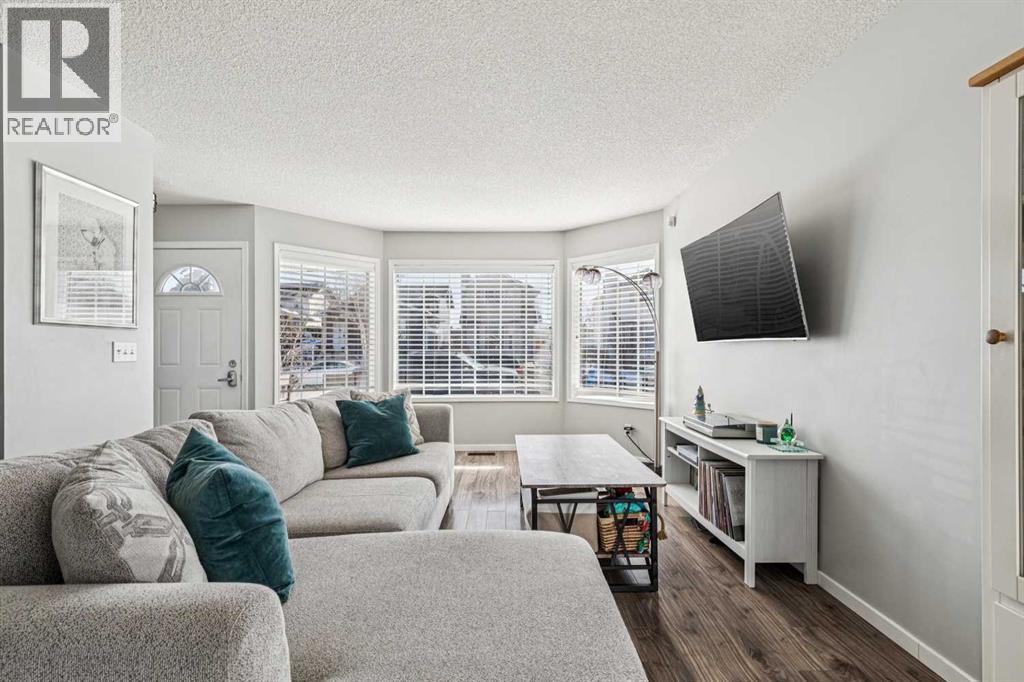 House for Sale in 27 Rivercrest Way SE|Calgary, Alberta T2C4J8 3