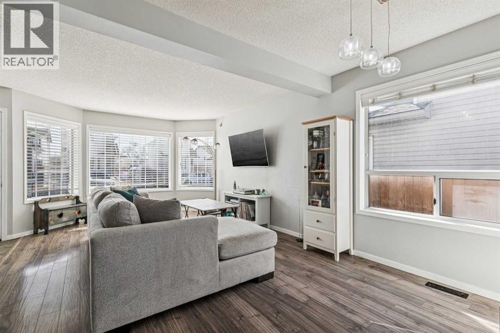 House for Sale in 27 Rivercrest Way SE|Calgary, Alberta T2C4J8 5