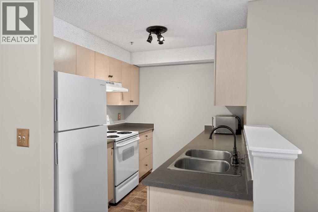 Apartment for Sale in 3223, 16320 24 Street SW|Calgary, Alberta T2Y5A1 3