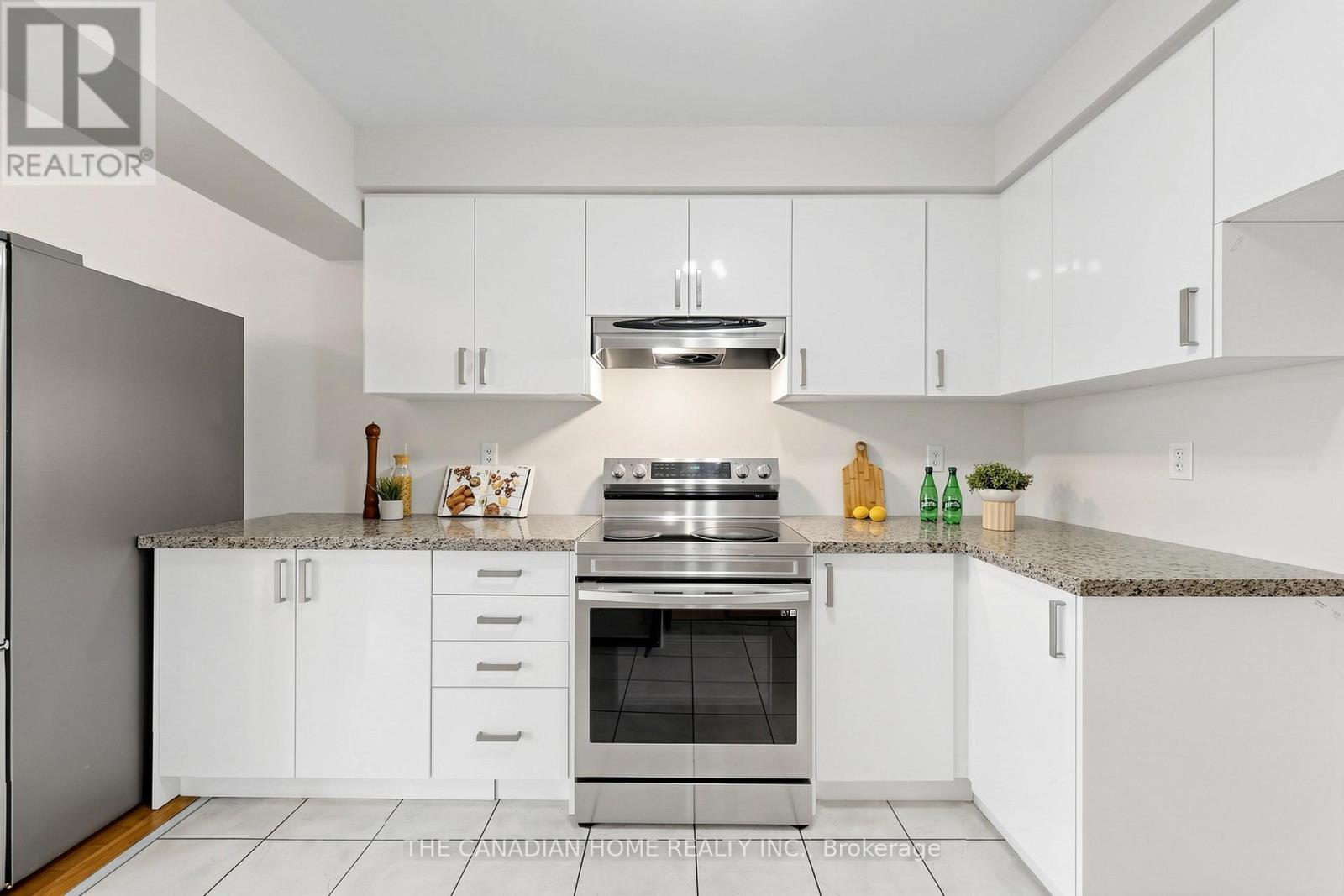 Row / Townhouse for Sale in 3470 ANGEL PASS DRIVE|Mississauga (Churchill Meadows), Ontario L5M7N4 5