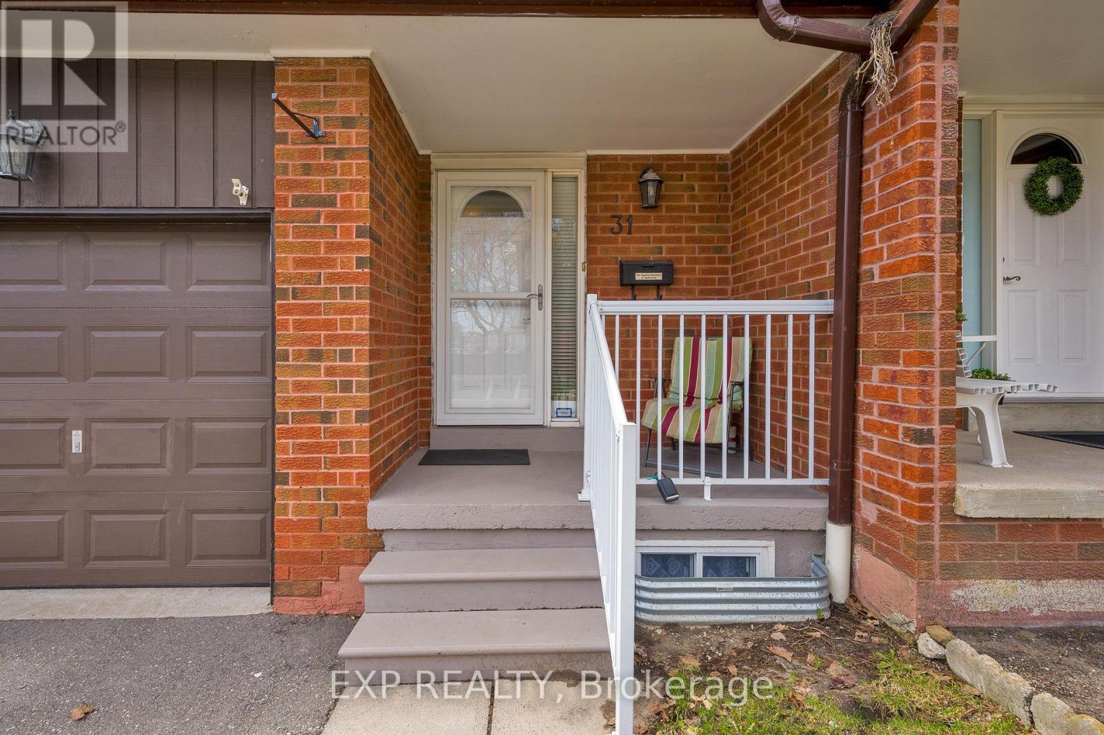 Row / Townhouse for Sale in 31 - 750 BURNHAMTHORPE ROAD E|Mississauga (Applewood), Ontario L4Y2X3 2