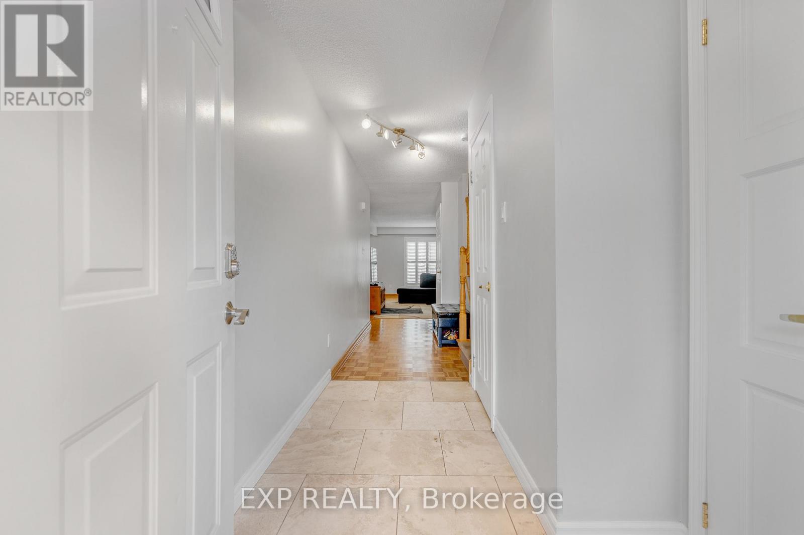 Row / Townhouse for Sale in 31 - 750 BURNHAMTHORPE ROAD E|Mississauga (Applewood), Ontario L4Y2X3 3