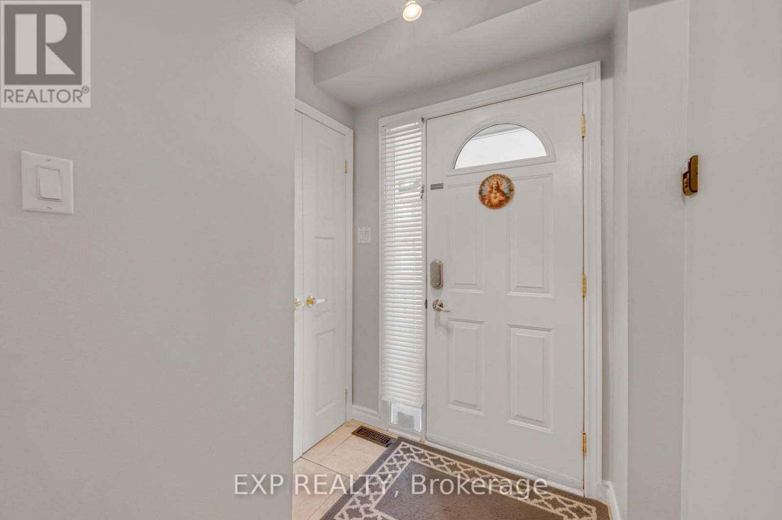 Row / Townhouse for Sale in 31 - 750 BURNHAMTHORPE ROAD E|Mississauga (Applewood), Ontario L4Y2X3 4