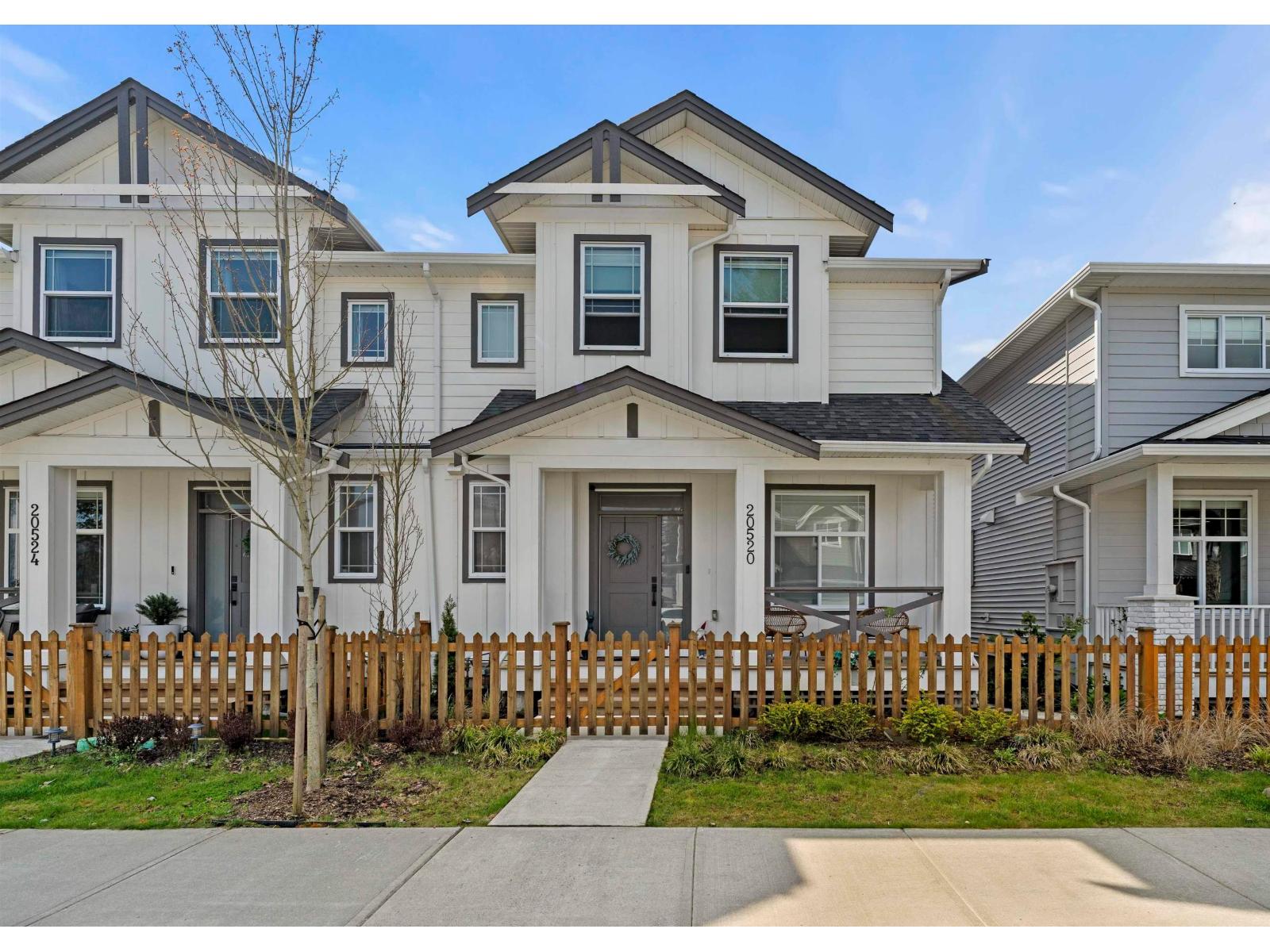 For sale: 20520 76A AVENUE, Langley, British Columbia V2Y3T1