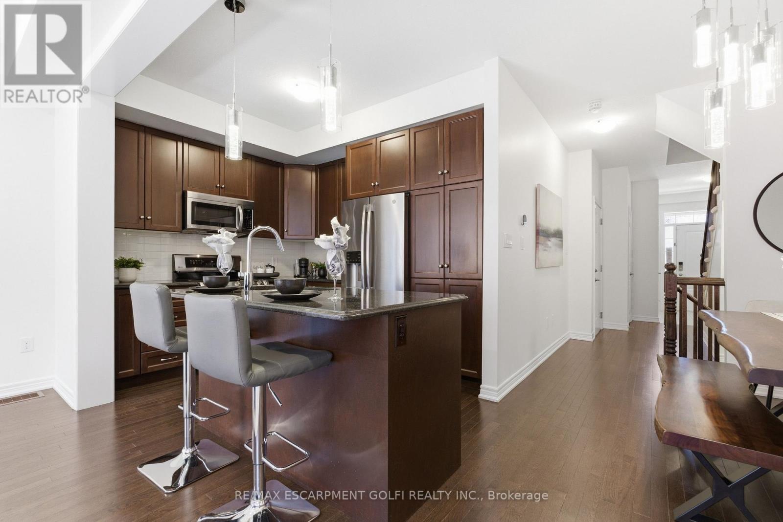 Row / Townhouse for Sale in 383 WHEAT BOOM DRIVE|Oakville (JM Joshua Meadows), Ontario L6H0R3 5