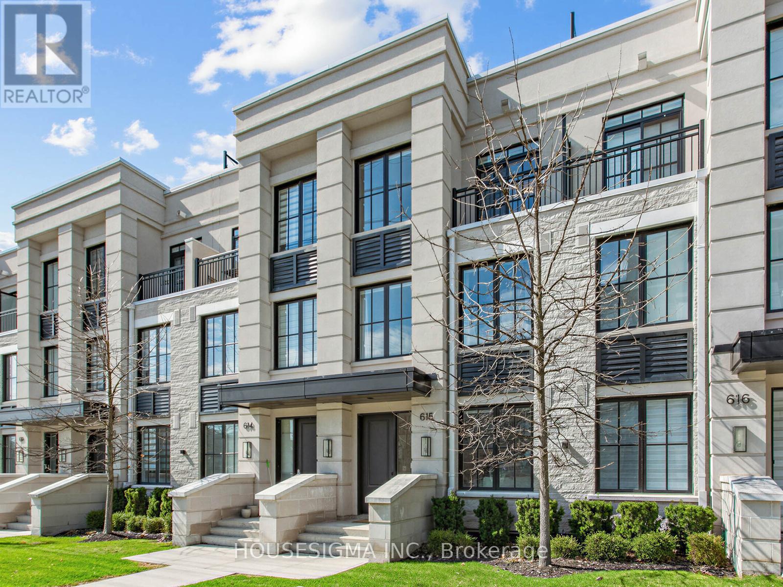 Row / Townhouse for Sale in 615 - 1190 CAWTHRA ROAD|Mississauga (Mineola), Ontario L5G0A5