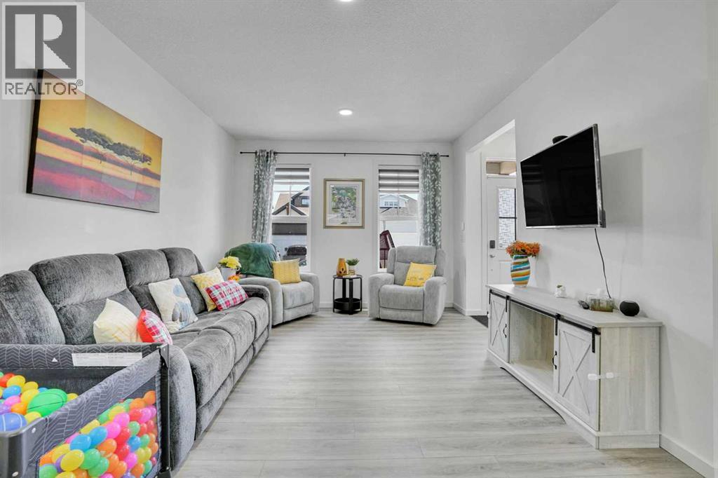 House for Sale in 195 Savoy Landing SE|Calgary, Alberta T3M2M6 4