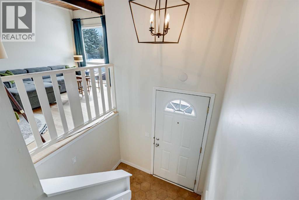 Duplex for Sale in 120 Oaktree Lane SW|Calgary, Alberta T2V4V4 3