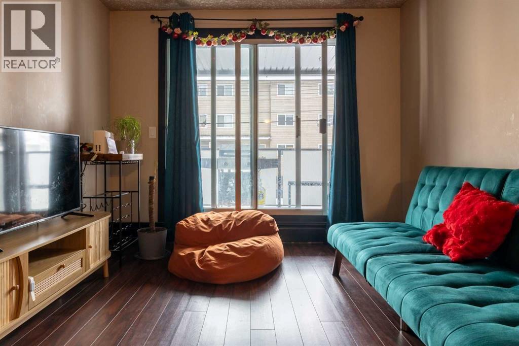 Apartment for Sale in 204, 717 4A Street NE|Calgary, Alberta T2E3W1 2