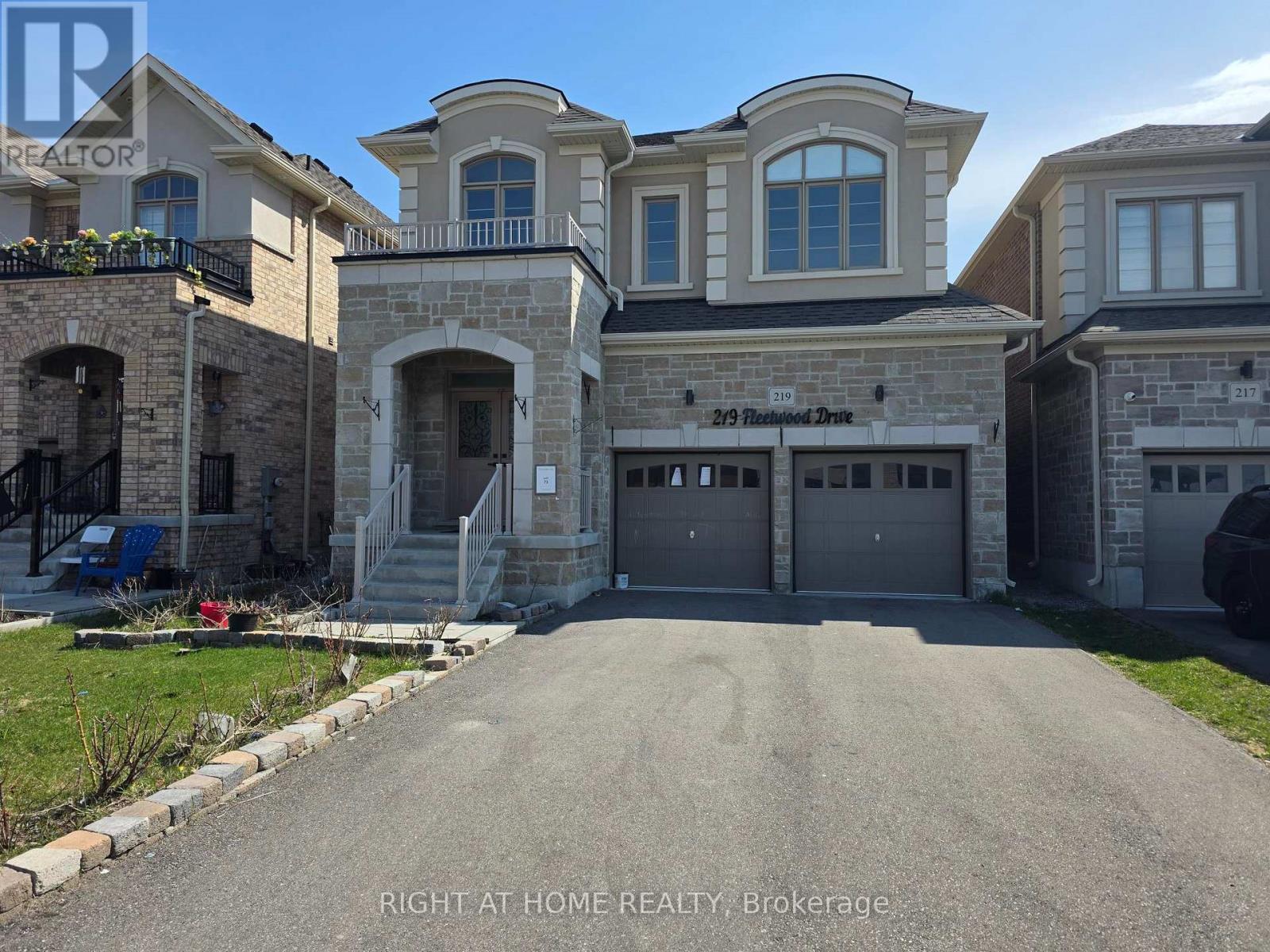 219 FLEETWOOD DRIVE