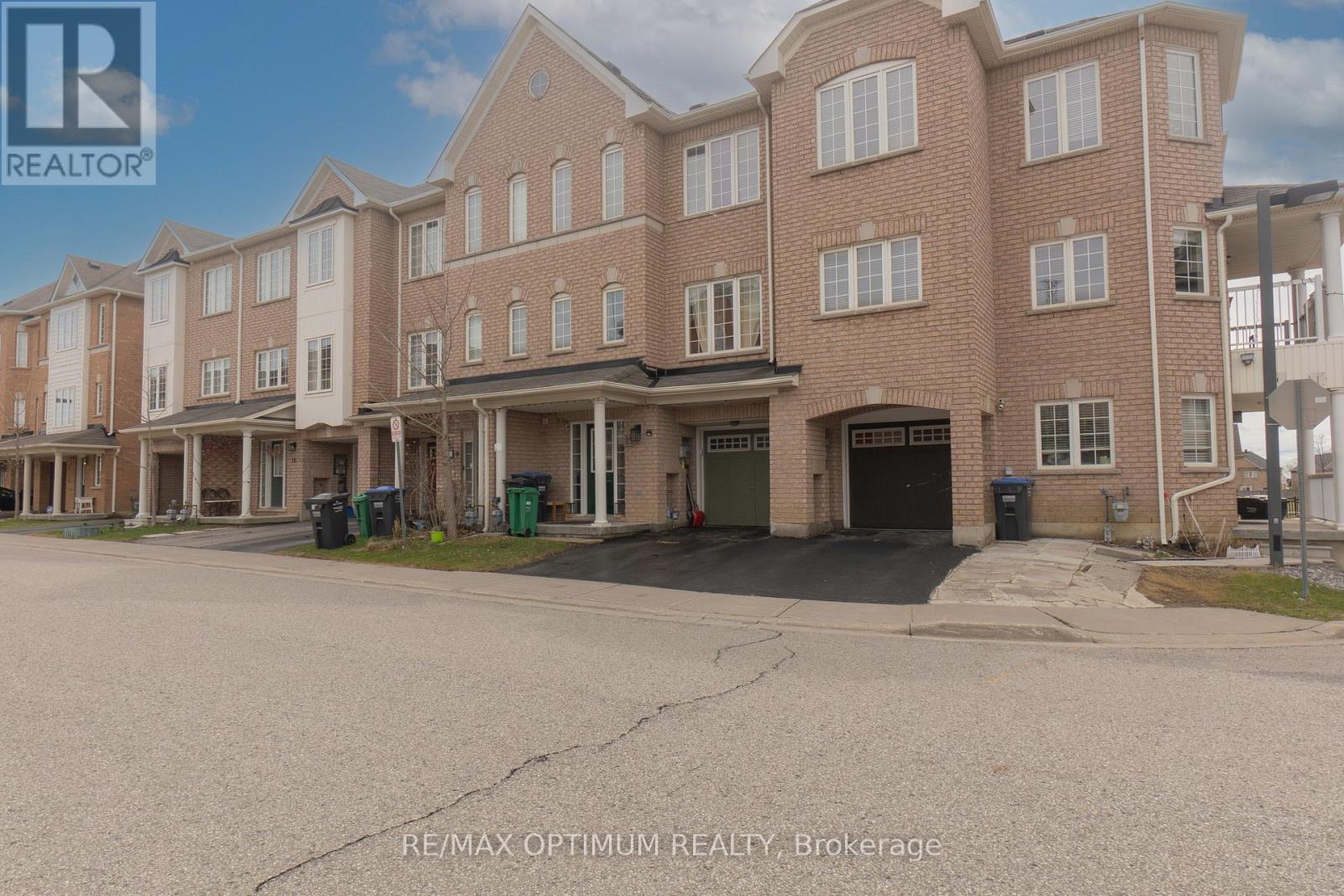 Row / Townhouse for Sale in 12 GATLIN STREET|Brampton (Bram West), Ontario L6Y0R6 3