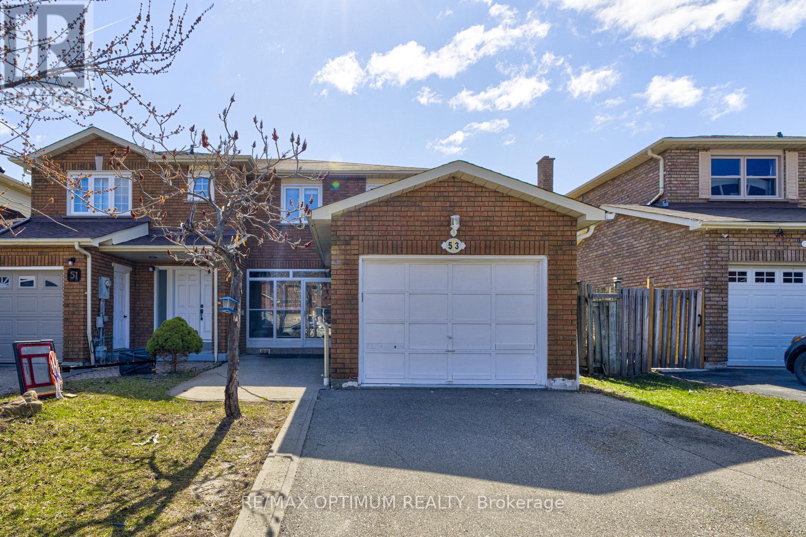Row / Townhouse for Sale in 53 DUTCH CRESCENT|Brampton (Fletcher's Creek South), Ontario L6Y3X2 2