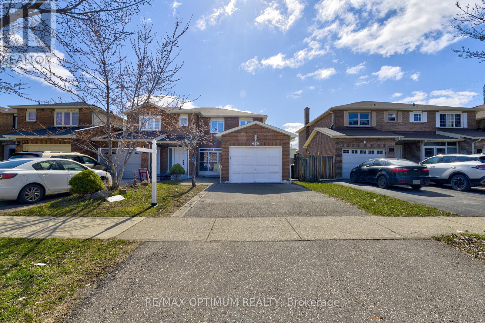 Row / Townhouse for Sale in 53 DUTCH CRESCENT|Brampton (Fletcher's Creek South), Ontario L6Y3X2 3