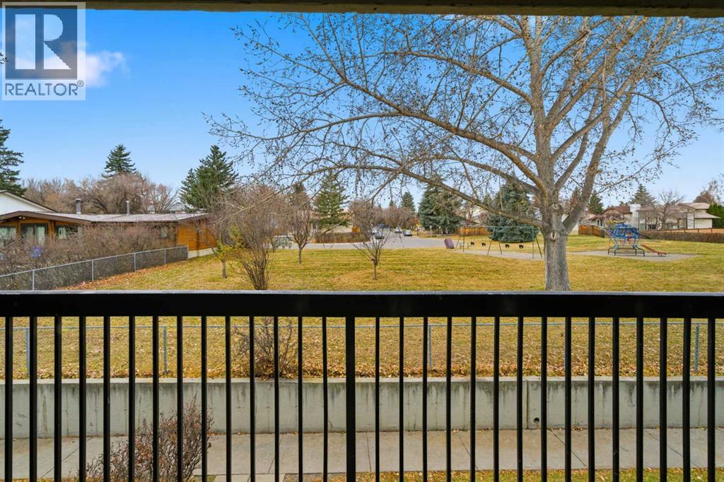 Row / Townhouse for Sale in 306, 2200 Woodview Drive SW|Calgary, Alberta T2W3N6 4