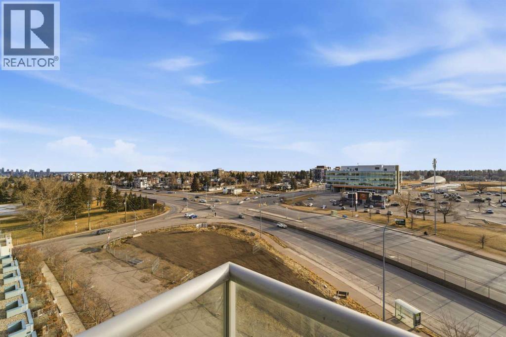 Apartment for Sale in 702, 77 Spruce Place SW|Calgary, Alberta T3C3X6 2