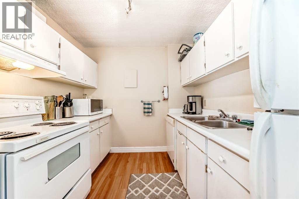 Apartment for Sale in 112, 4944 Dalton Drive NW|Calgary, Alberta T3A2E6 3