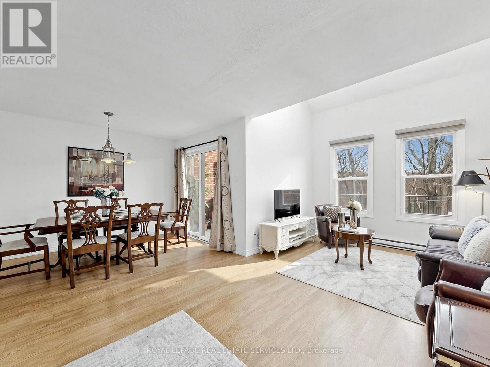 Row / Townhouse for Sale in 21 - 530 FALGARWOOD DRIVE|Oakville (FA Falgarwood), Ontario L6H1N3 3